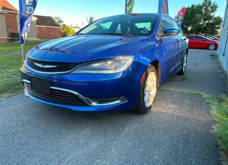 2015 Chrysler 200 Limited, photo 1 of 11
