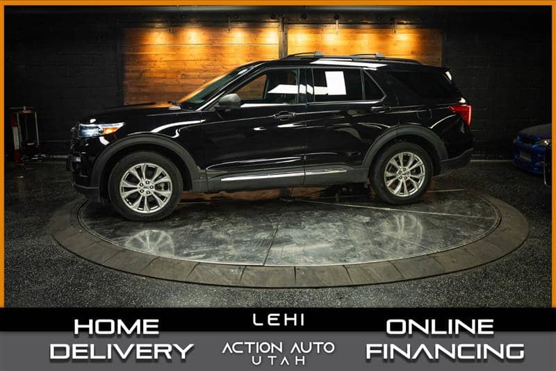 2023 Ford Explorer XLT, photo 1 of 11