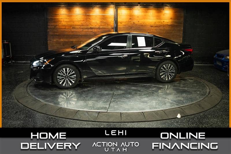 2024 Nissan Altima 2.5 SV, photo 1 of 11