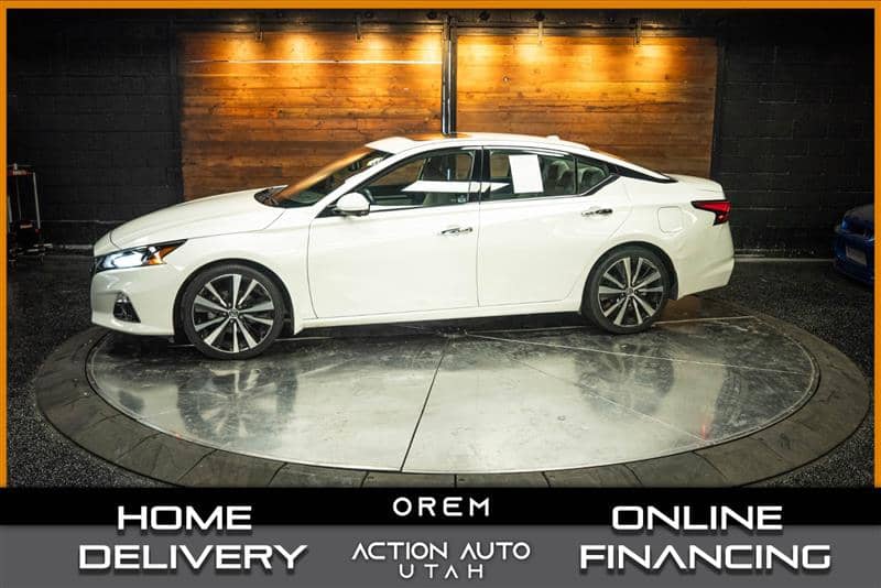 2019 Nissan Altima 2.5 Platinum, photo 1 of 11