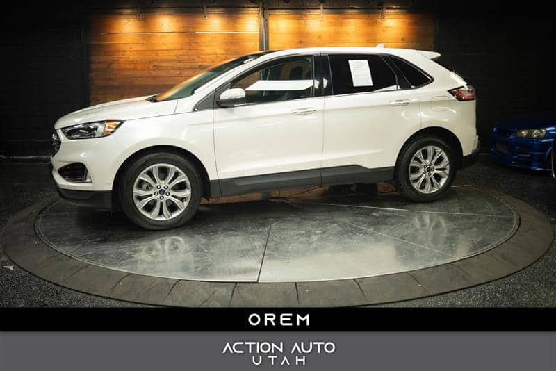 2019 Ford Edge Titanium, photo 1 of 11