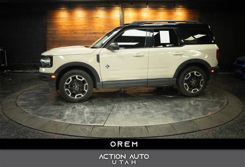 2024 Ford Bronco Sport Outer Banks, photo 1 of 11