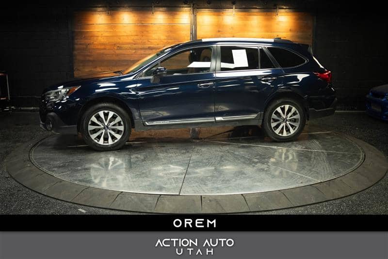 2018 Subaru Outback Touring, photo 1 of 11
