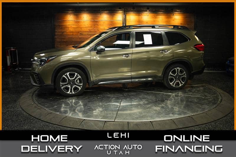 2023 Subaru Ascent Touring, photo 1 of 11