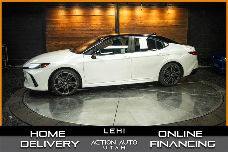 2025 Toyota Camry XSE, photo 1 of 11