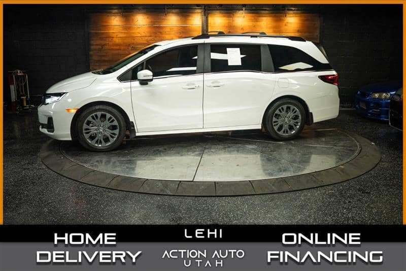 2025 Honda Odyssey Touring, photo 1 of 11
