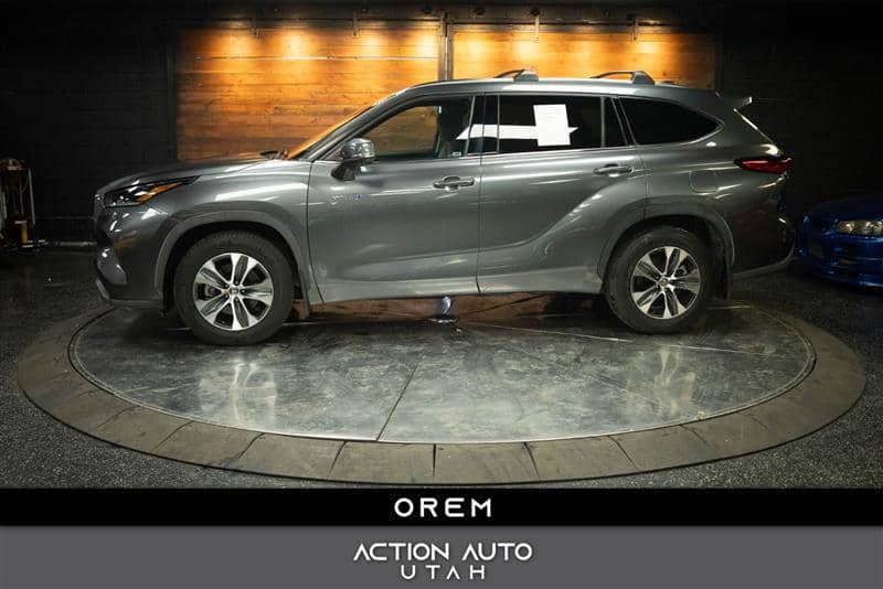 2021 Toyota Highlander Hybrid XLE, photo 1 of 11