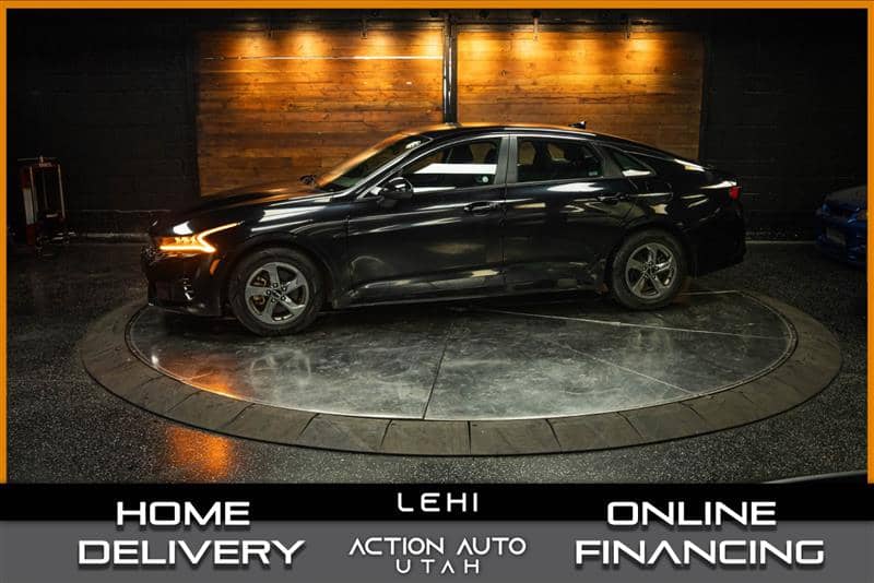 2022 Kia K5 LXS, photo 1 of 11