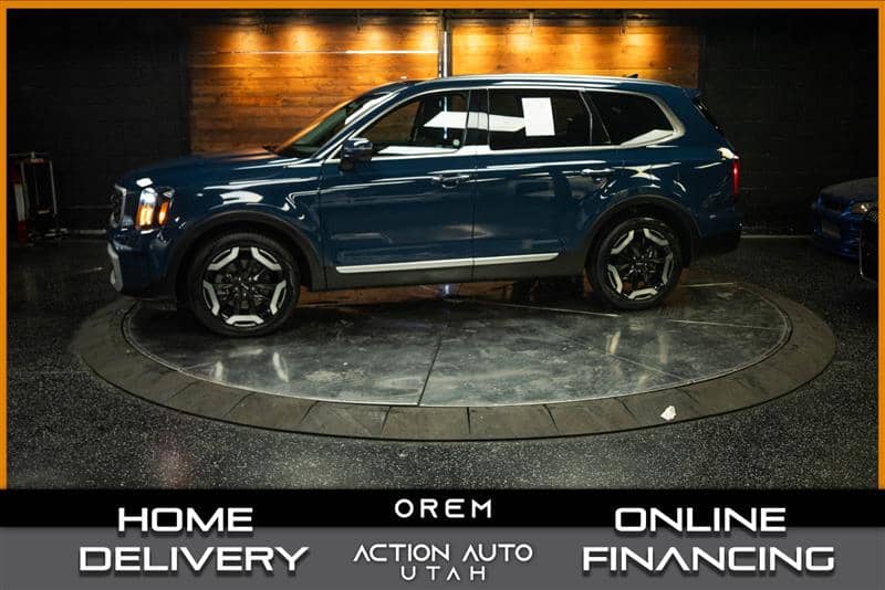 2025 Kia Telluride S, photo 1 of 11