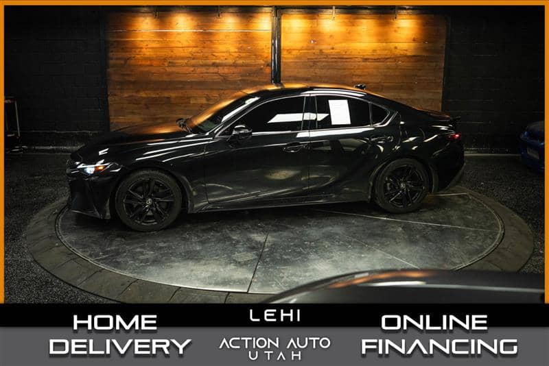 2021 Lexus IS 300, photo 1 of 11