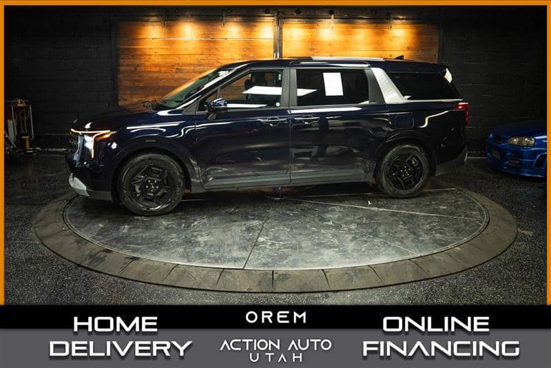 2025 Kia Carnival LXS, photo 1 of 11