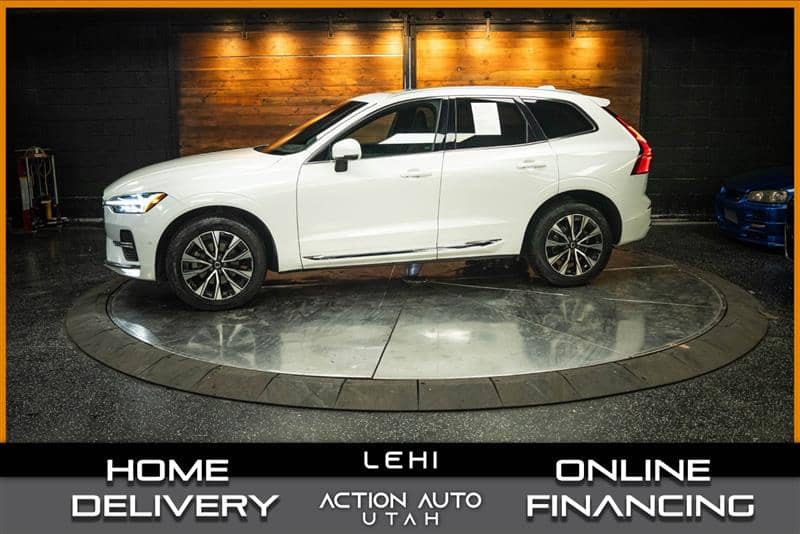 2023 Volvo XC60 Plus Bright Theme, photo 1 of 11