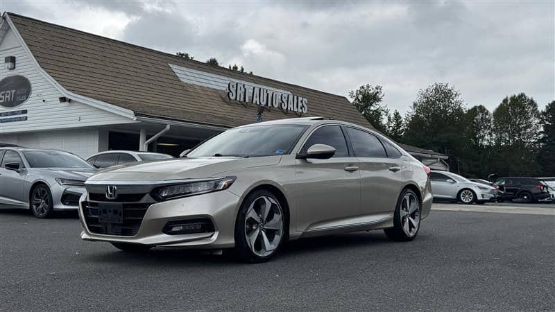 2018 Honda Accord Touring 2.0T, photo 1 of 11