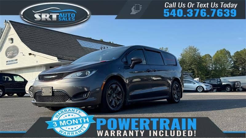 2020 Chrysler Pacifica Hybrid Touring, photo 1 of 11