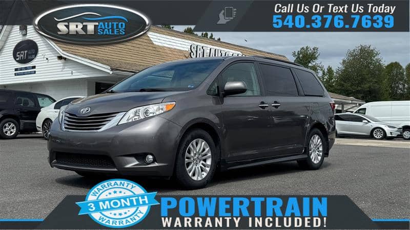 2017 Toyota Sienna XLE, photo 1 of 11