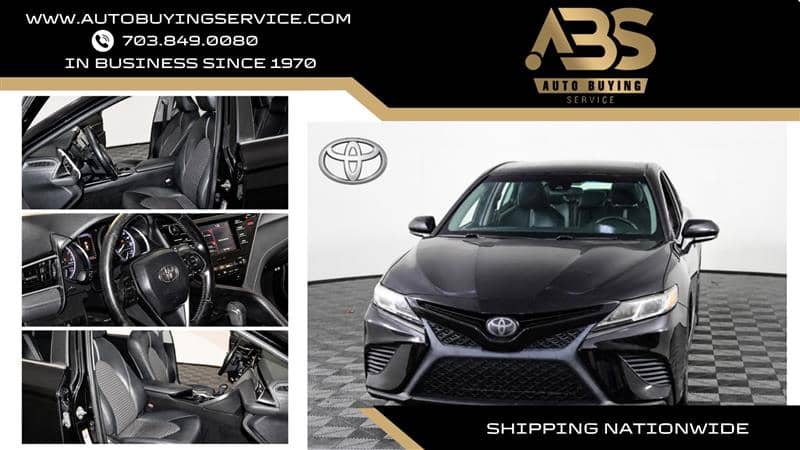 2018 Toyota Camry SE, photo 1 of 11