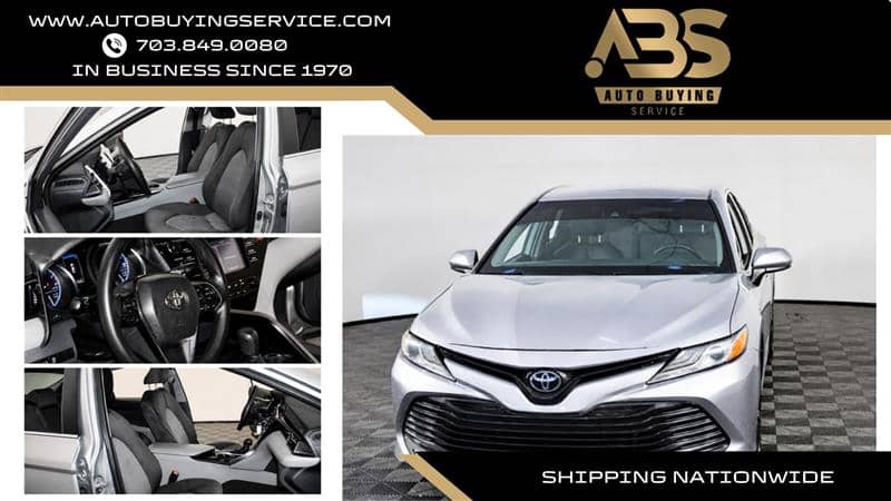 2019 Toyota Camry LE, photo 1 of 11
