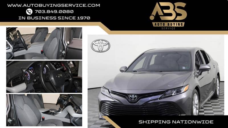 2020 Toyota Camry LE, photo 1 of 11