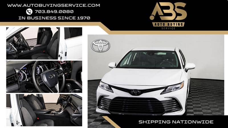 2022 Toyota Camry LE, photo 1 of 11