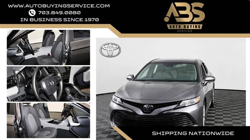 2020 Toyota Camry LE, photo 1 of 11