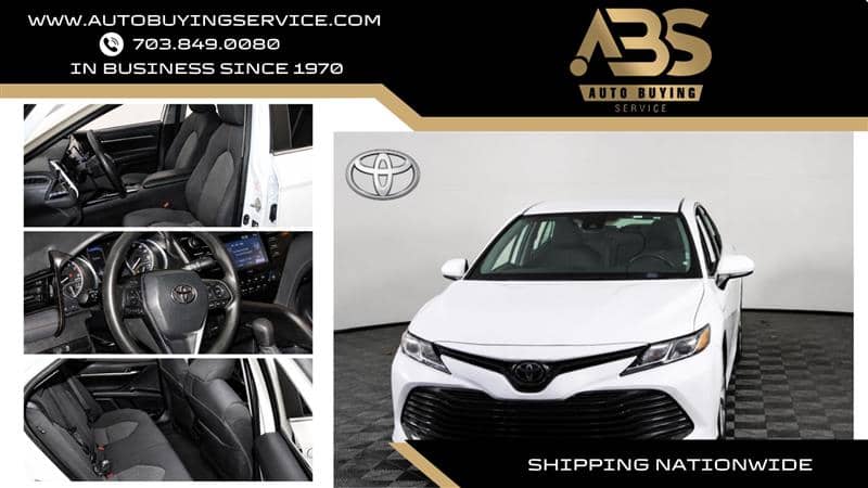 2020 Toyota Camry LE, photo 1 of 11