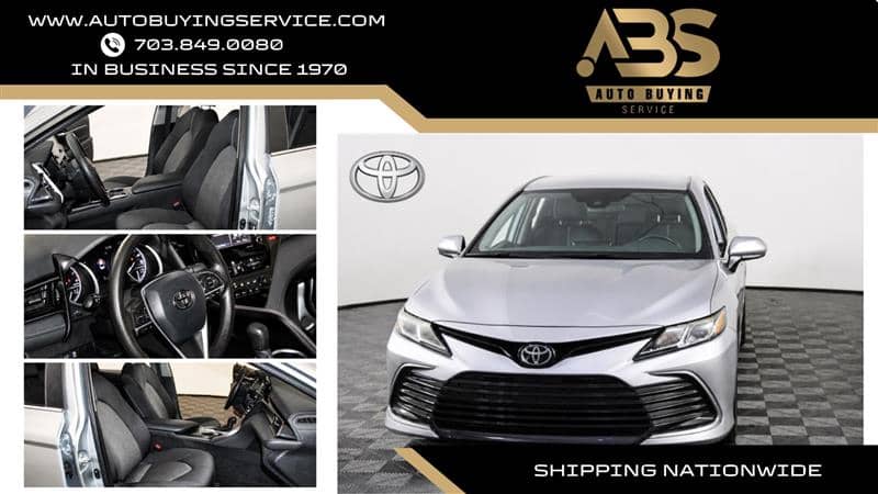 2021 Toyota Camry LE, photo 1 of 11