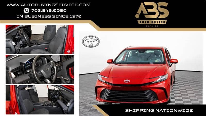 2025 Toyota Camry LE, photo 1 of 11
