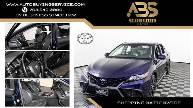 2021 Toyota Camry SE, photo 1 of 11