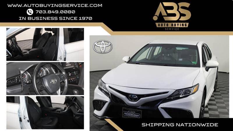 2021 Toyota Camry SE, photo 1 of 11
