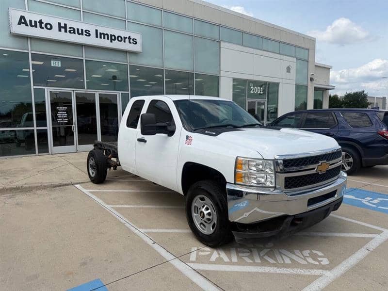 2013 Chevrolet Silverado 2500HD Work Truck 4x2 4dr Extended Cab, photo 1 of 11