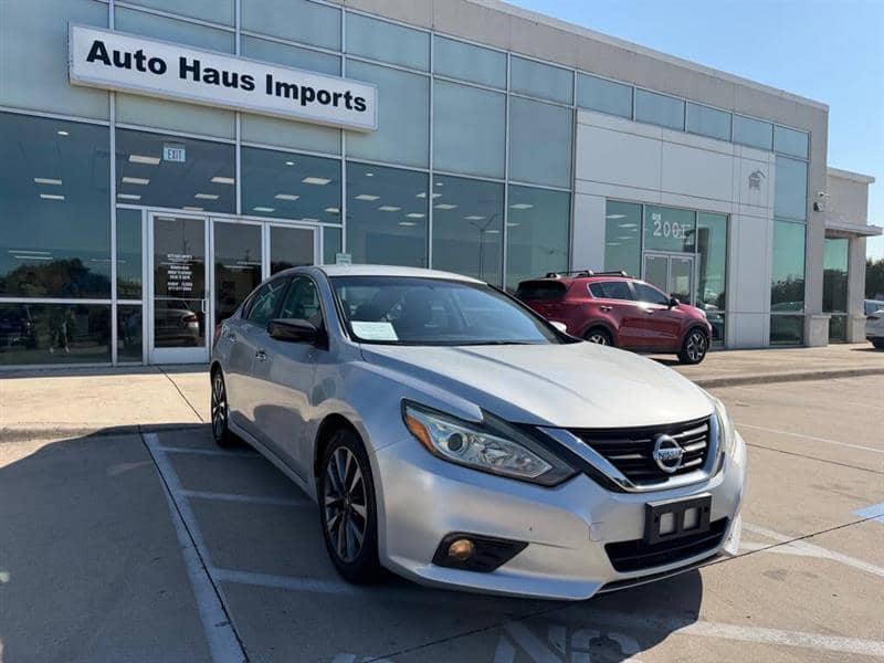 2017 Nissan Altima 2.5 4dr Sedan, photo 1 of 11