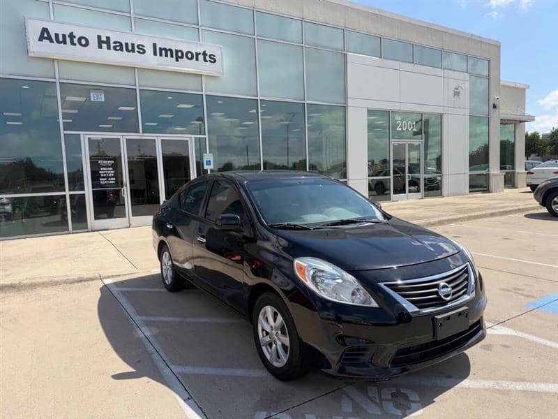 2014 Nissan Versa 1.6 S 4dr Sedan 4A, photo 1 of 11