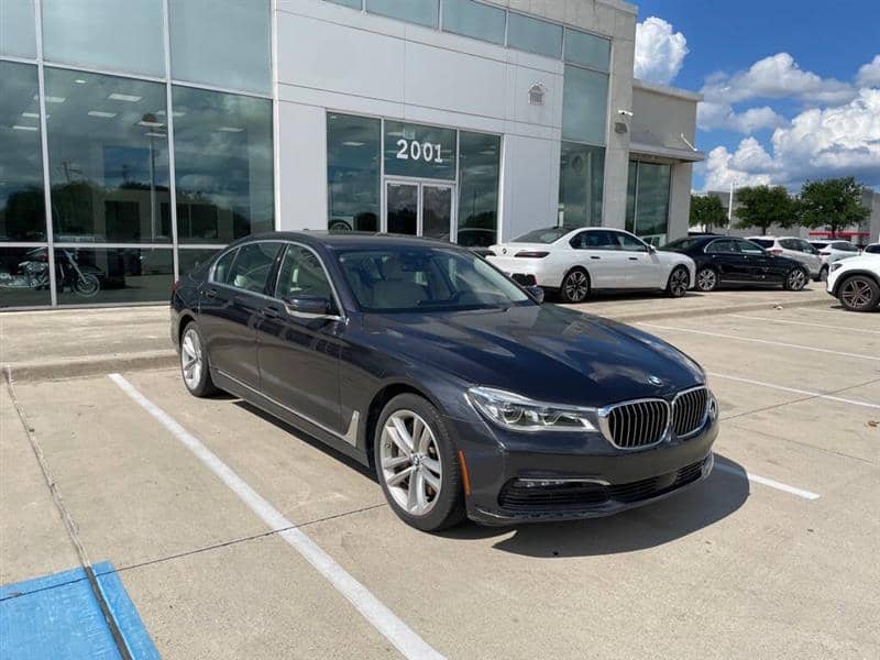 2016 BMW 7 Series 750i 4dr Sedan, photo 1 of 11