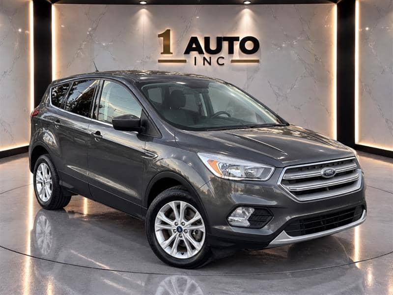 2019 Ford Escape SE, photo 1 of 11