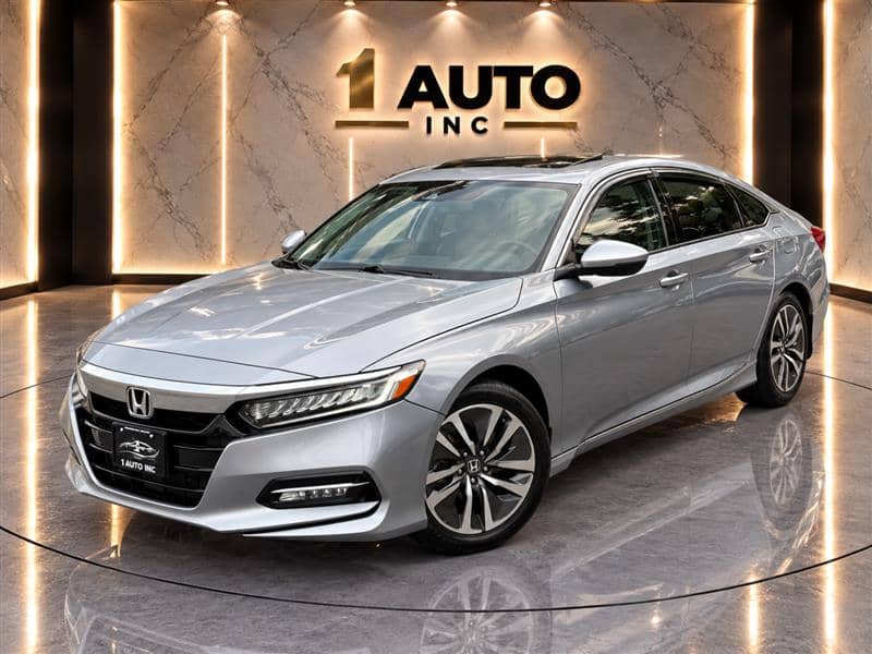 2019 Honda Accord Hybrid Touring W Navi, photo 1 of 11