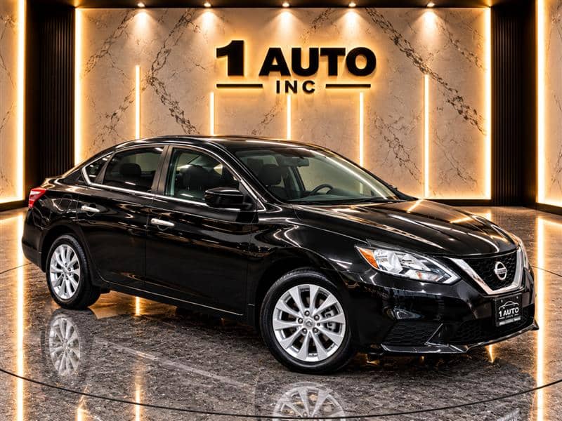 2019 Nissan Sentra SV, photo 1 of 11