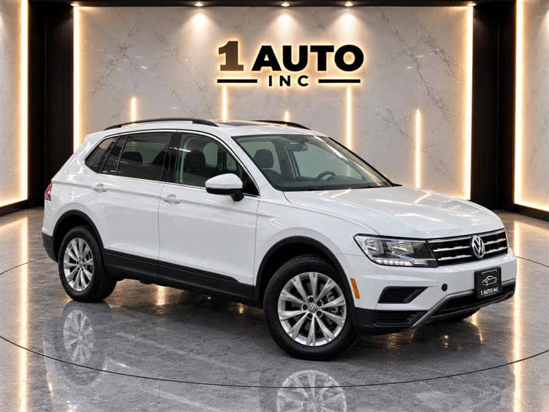 2018 Volkswagen Tiguan S, photo 1 of 11