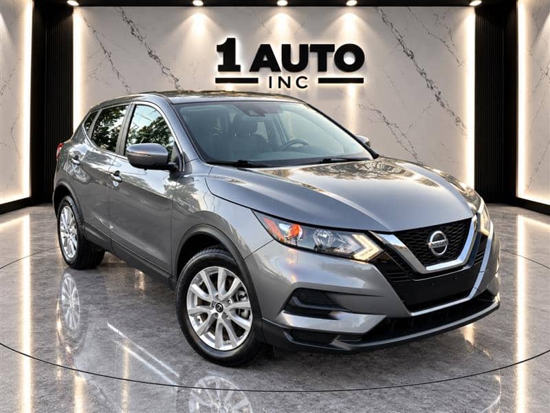 2021 Nissan Rogue Sport S, photo 1 of 11