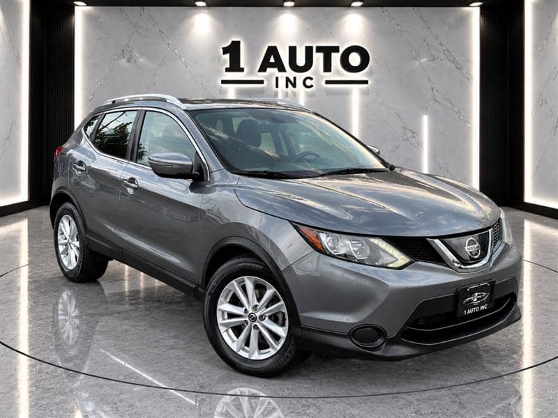 2019 Nissan Rogue Sport SV, photo 1 of 11