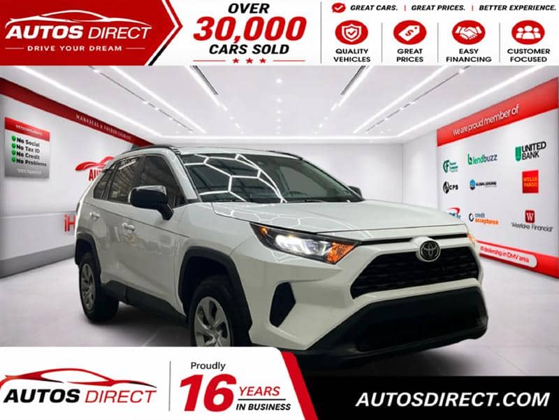 2020 Toyota RAV4 LE, photo 1 of 11