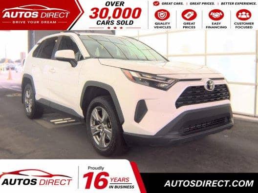 2023 Toyota RAV4 XLE, photo 1 of 7