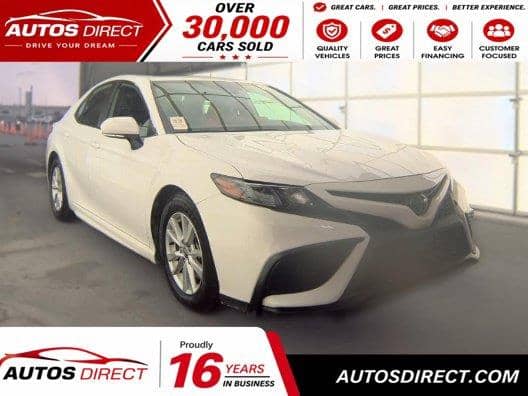2023 Toyota Camry Hybrid SE, photo 1 of 8