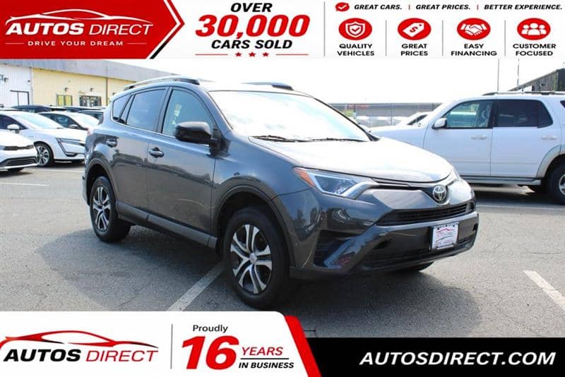 2017 Toyota RAV4 LE, photo 1 of 11