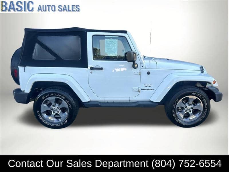 2016 Jeep Wrangler Sahara, photo 1 of 11