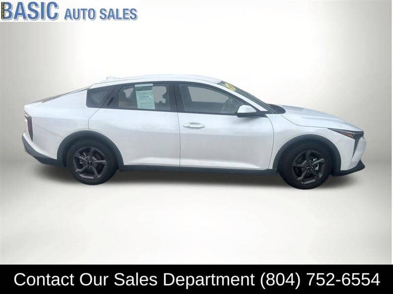 2026 Kia K4 LXS, photo 1 of 11