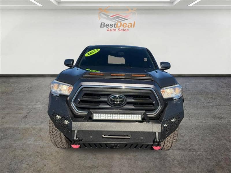 2023 Toyota Tacoma SR/SR5, photo 1 of 11