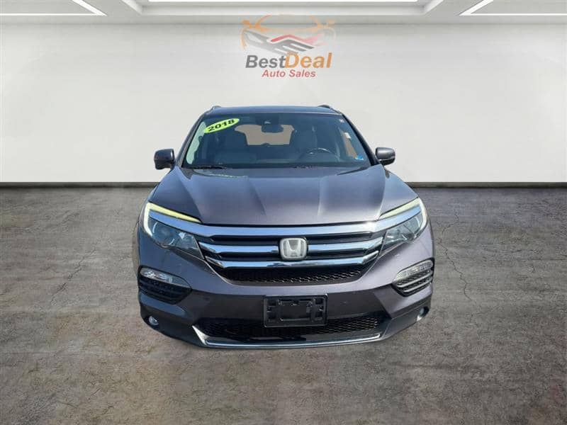 2018 Honda Pilot Touring, photo 1 of 11