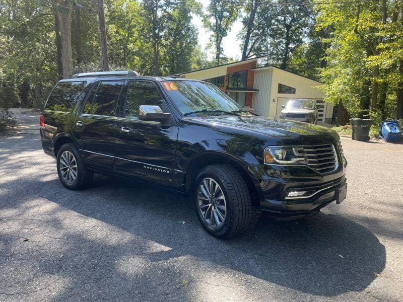 2016 Lincoln Navigator Select Sport Utility 4D, photo 1 of 11