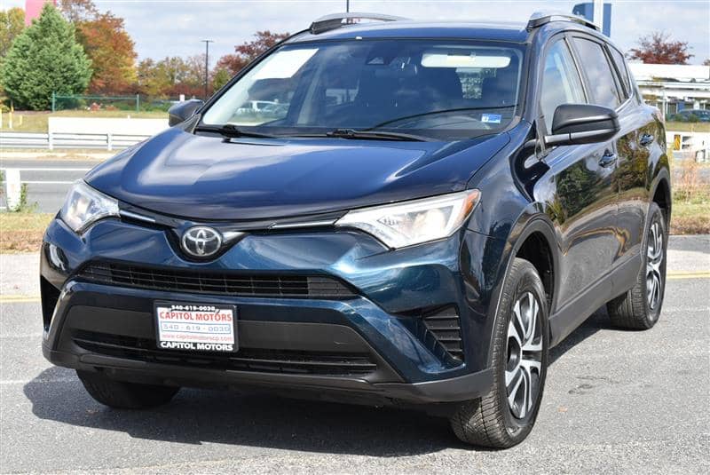 2018 Toyota RAV4 LE, photo 1 of 11