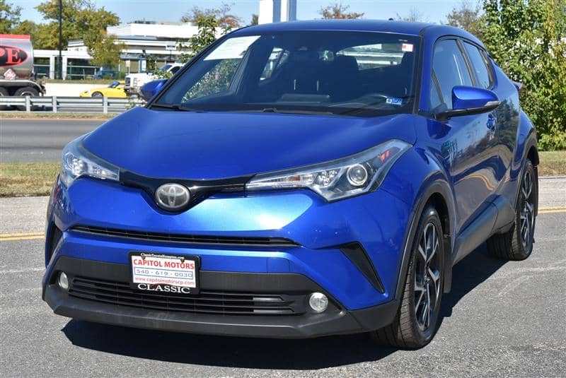 2018 Toyota C-HR XLE, photo 1 of 11
